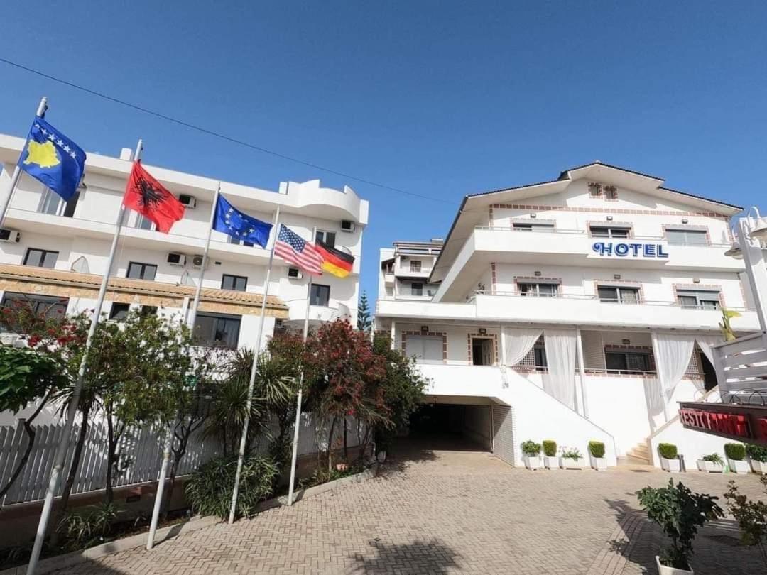 La Luna Hotel Ksamil Exterior photo